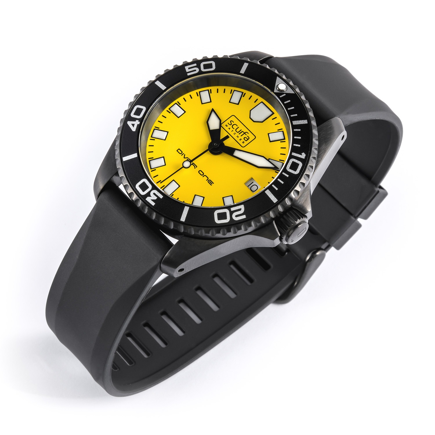 Votre montre d'été (et la mienne) - Page 2 Diver-one-d1-500-yellow-pvd-04-1