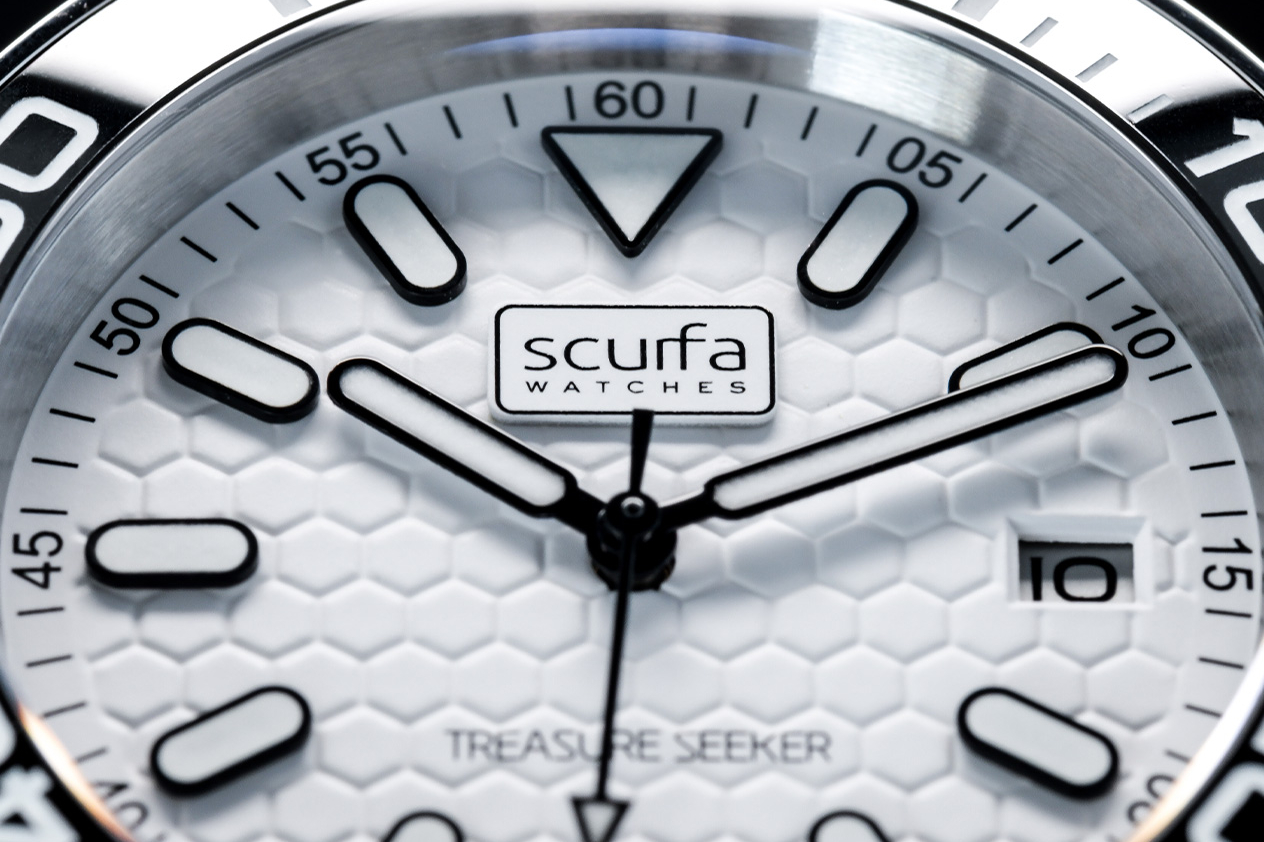 Treasure Seeker White 03