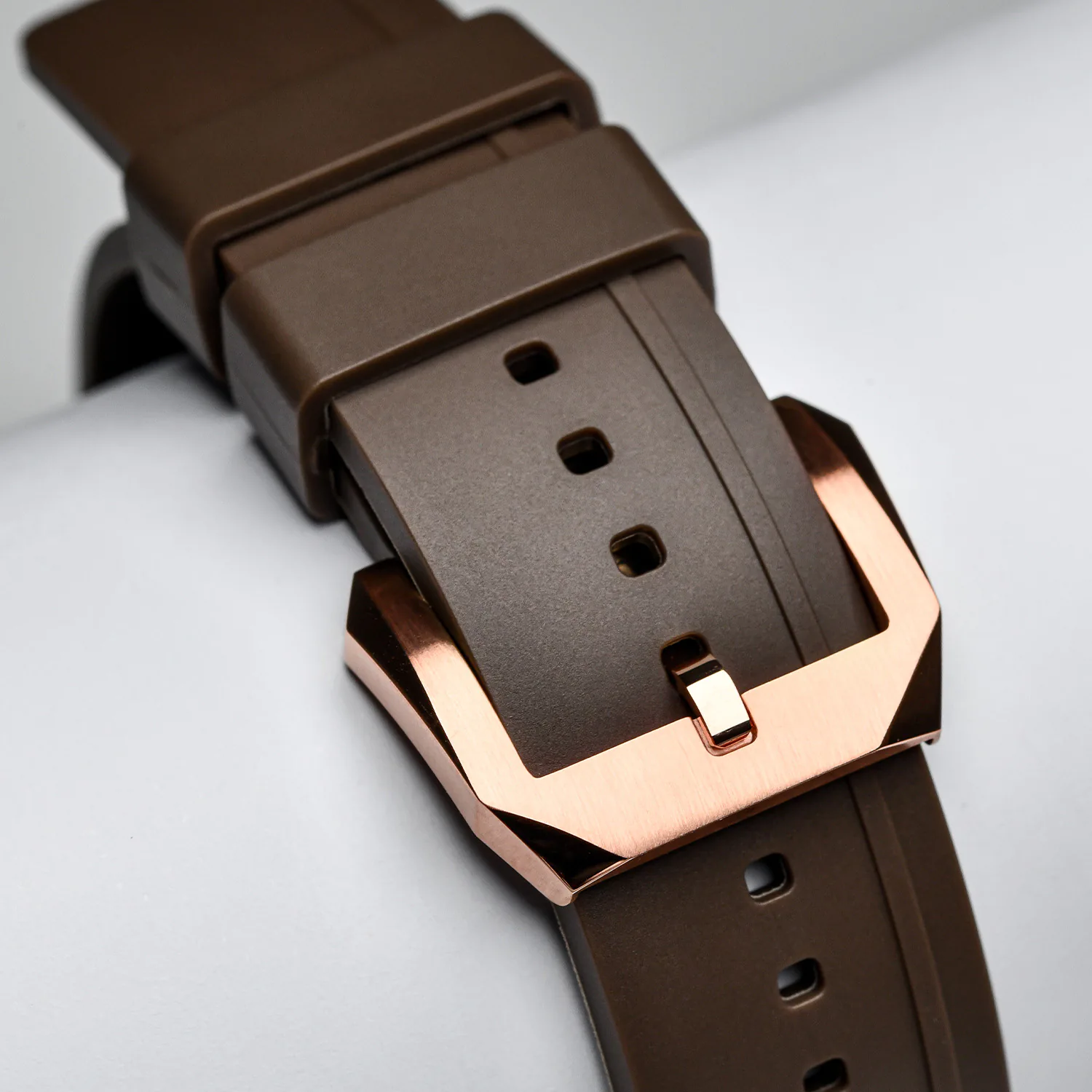 Treasure Seeker Men Brown Rosegold 08