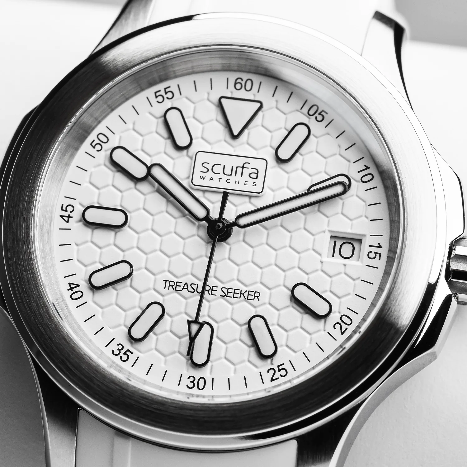 Treasure Seeker Women White 09