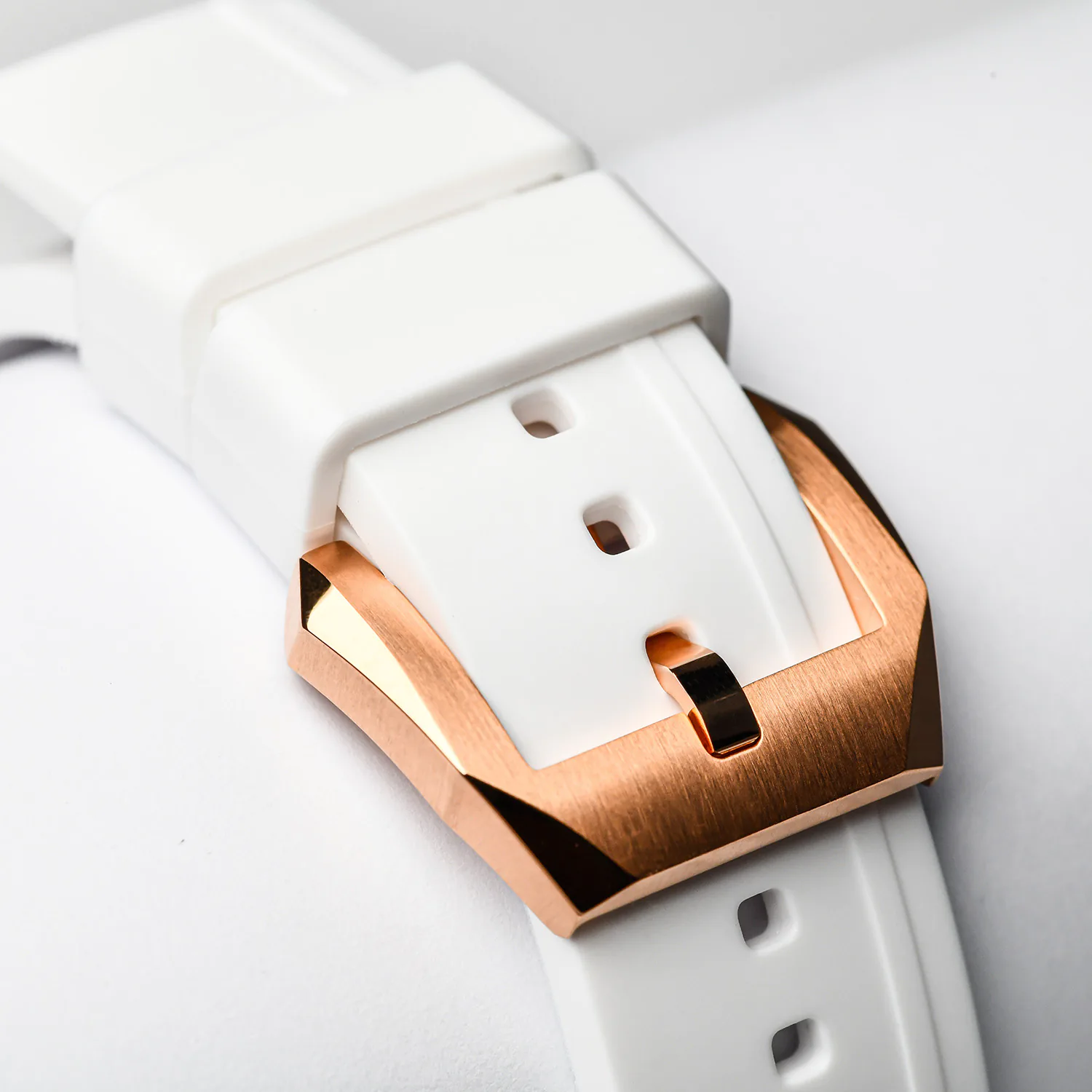 Treasure Seeker Women White Rosegold 08